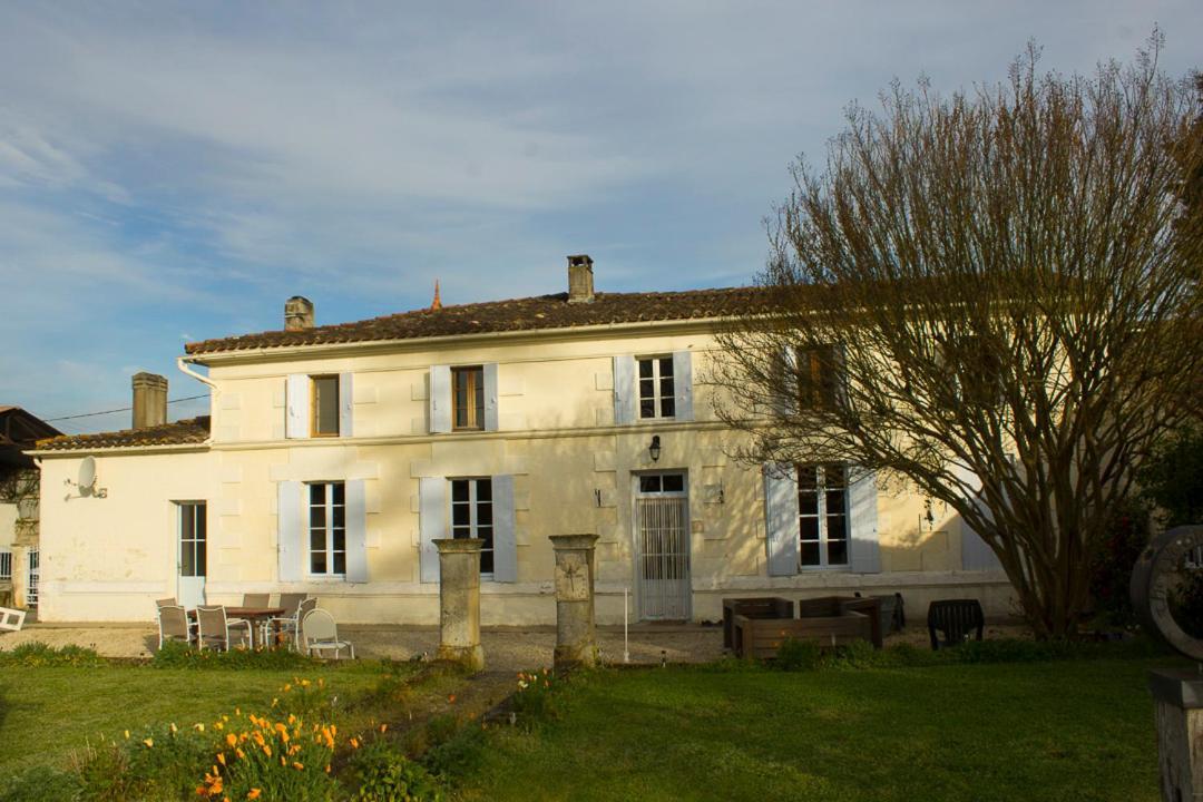 Le Charhido Bed and Breakfast Saint-Fort-sur-Gironde Εξωτερικό φωτογραφία