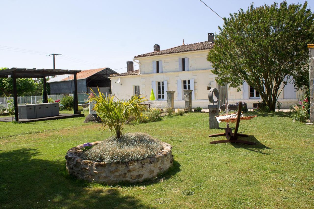 Le Charhido Bed and Breakfast Saint-Fort-sur-Gironde Εξωτερικό φωτογραφία