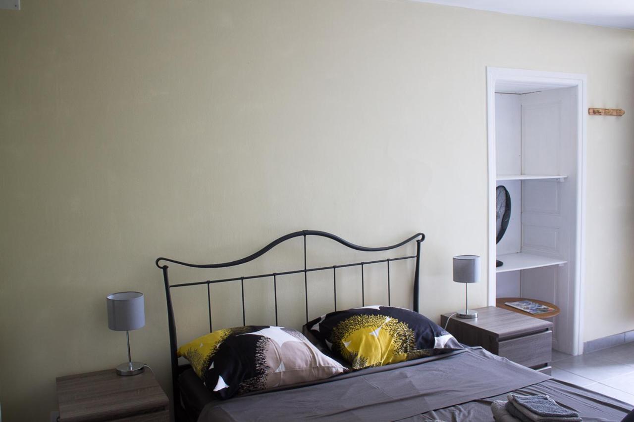 Le Charhido Bed and Breakfast Saint-Fort-sur-Gironde Εξωτερικό φωτογραφία